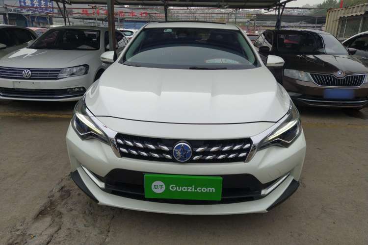 Used Venucia D60 2019 1.6L XL Manual SmartConnect Elite Edition Front