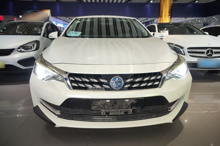 Used Venucia D60 2019 100 000 Honor 1.6L XL CVT Chenku Edition China V Standard Front
