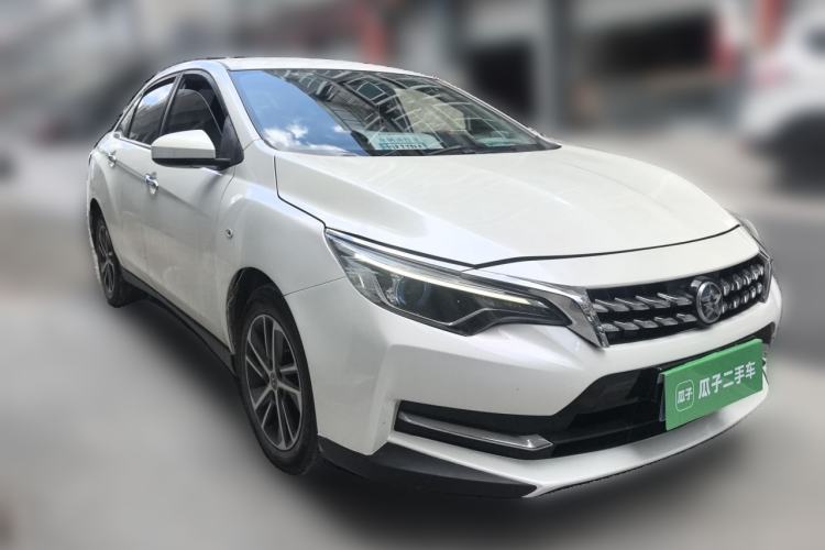 Used Venucia D60 2019 1.6L XE Manual Comfort Edition Front Right 45 Deg