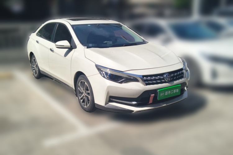 Used Venucia D60 2019 1.6L XL Manual SmartConnect Elite Edition Front Right 45 Deg