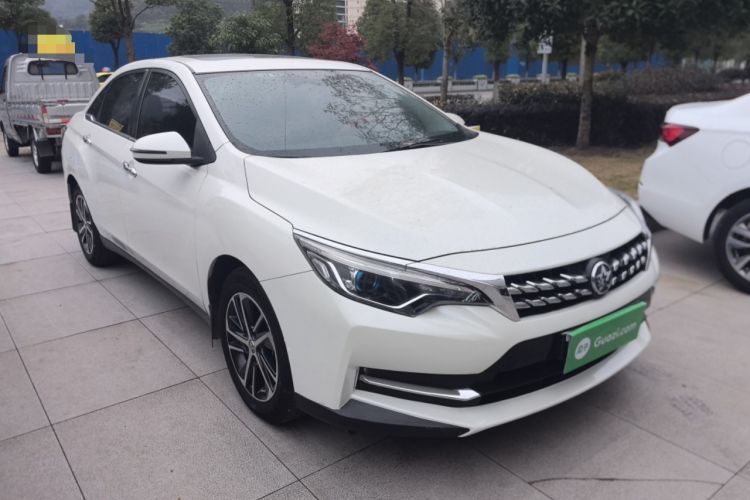 Used Venucia D60 2019 1.6L XL CVT Smart Connect Elite Edition Front Right 45 Deg