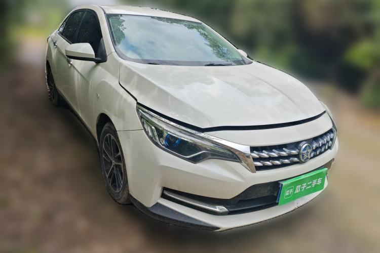 Used Venucia D60 2019 100 000-Yuan Glory 1.6L Entry Manual ChenShang Edition China V Standard Front Right 45 Deg
