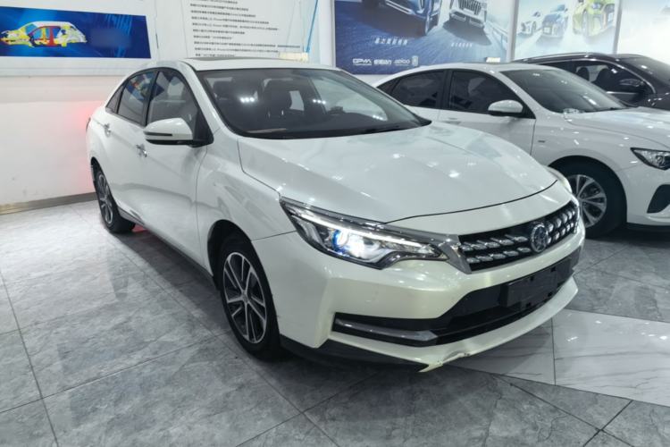 Used Venucia D60 2019 100 000 Honor 1.6L XL CVT Chenku Edition China V Standard Front Right 45 Deg