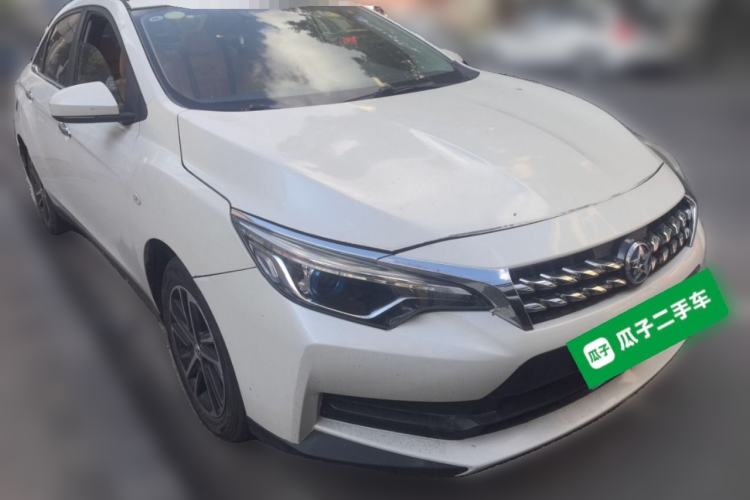 Used Venucia D60 2019 100 000-Yuan Glory 1.6L XE CVT Chenxiang Edition China VI Standard Front Right 45 Deg