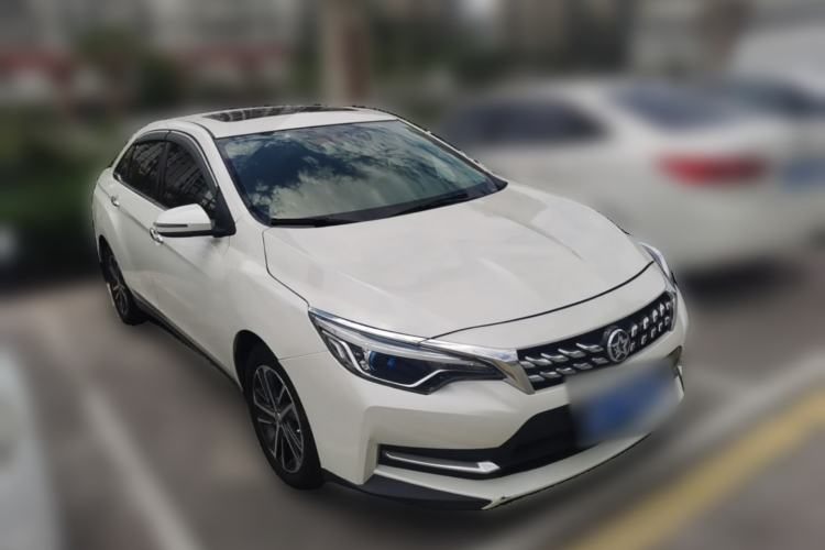 Used Venucia D60 2019 100 000 Honor 1.6L XL CVT Chenku Edition China VI Standard Front Right 45 Deg