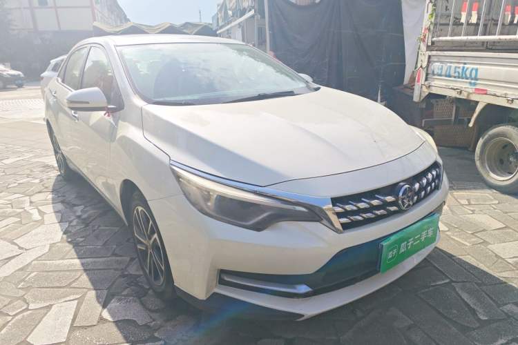 Used Venucia D60 2019 100 000 Glory 1.6L XL Manual Chenku Edition China VI Front Right 45 Deg