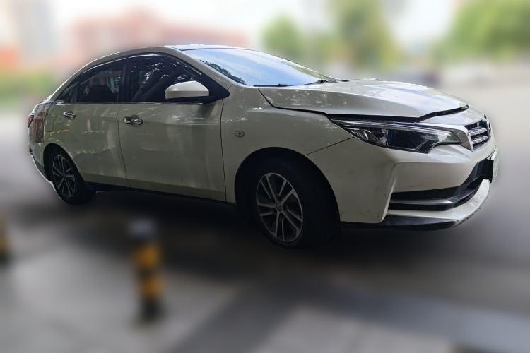 Used Venucia D60 2019 1.6L XE CVT Comfort Edition Front Right 45 Deg