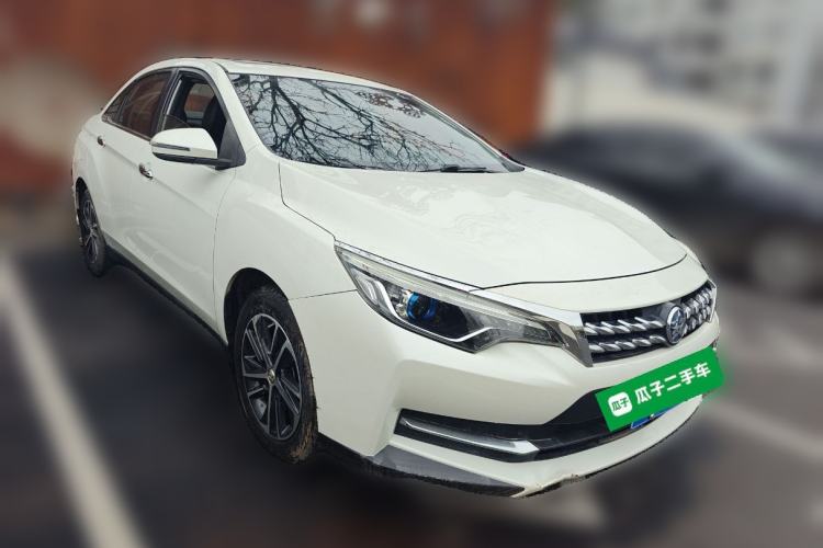 Used Venucia D60 2019 100 000 Honor 1.6L XL CVT Chenku Edition China V Standard Front Right 45 Deg