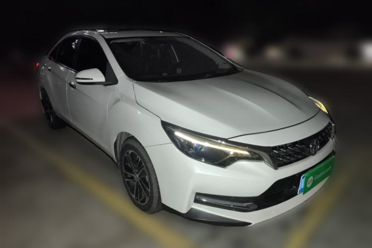 Used Venucia D60 2019 1.6L XL CVT Smart Connect Elite Edition Front Right 45 Deg