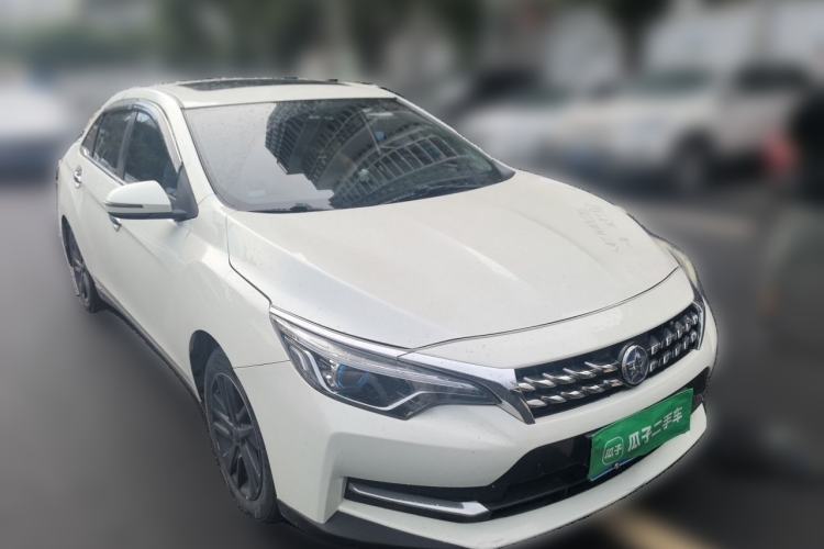 Used Venucia D60 2019 100 000 Honor 1.6L XL CVT Chenku Edition China VI Standard Front Right 45 Deg