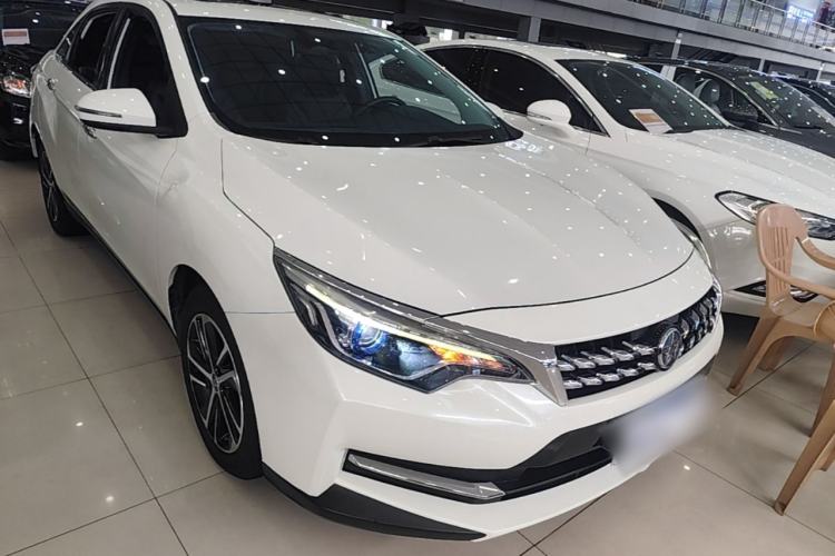 Used Venucia D60 2019 1.6L XL CVT Smart Connect Elite Edition Front Right 45 Deg