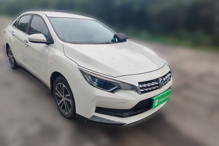 Used Venucia D60 2019 100 000-Yuan Glory 1.6L XE CVT Chenxiang Edition China V Emission Standard Front Right 45 Deg