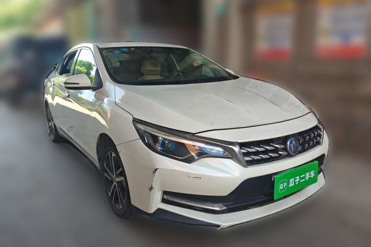 Used Venucia D60 2019 1.6L XL CVT Smart Connect Elite Edition Front Right 45 Deg