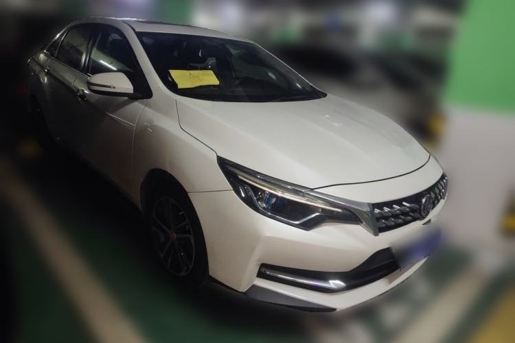 Used Venucia D60 2019 100 000 Honor 1.6L XL CVT Chenku Edition China VI Standard Front Right 45 Deg