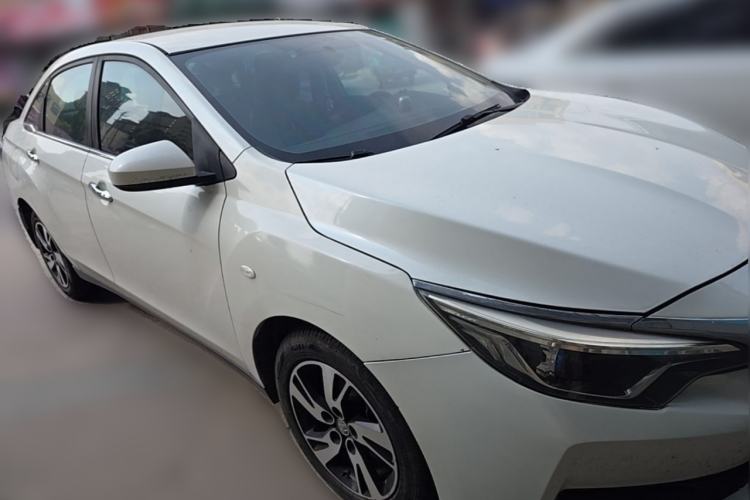 Used Venucia D60 2019 100 000 Glory 1.6L Entry Manual ChenShang Edition China VI Front Right 45 Deg