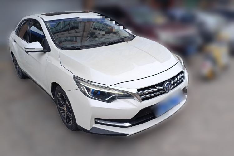 Used Venucia D60 2019 100 000 Honor 1.6L XL CVT Chenku Edition China VI Standard Front Right 45 Deg