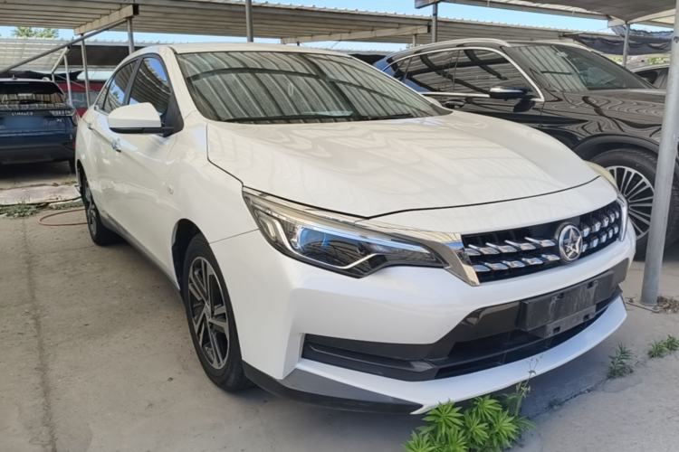 Used Venucia D60 2019 100 000 Glory 1.6L Entry Manual ChenShang Edition China VI Front Right 45 Deg