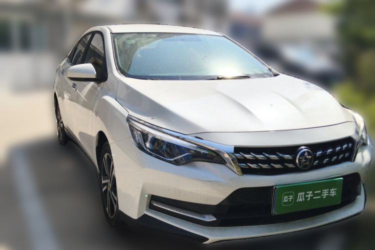Used Venucia D60 2019 1.6L Entry Manual Fashion Edition Front Right 45 Deg