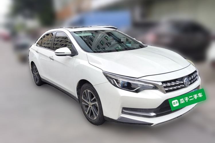 Used Venucia D60 2019 1.6L XL CVT Smart Connect Elite Edition Front Right 45 Deg