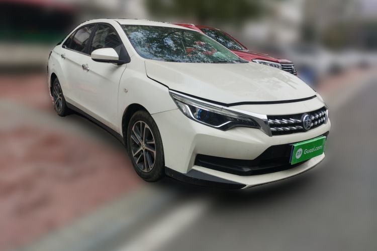 Used Venucia D60 2019 100 000-Yuan Glory 1.6L XE CVT Chenxiang Edition China VI Standard Front Right 45 Deg