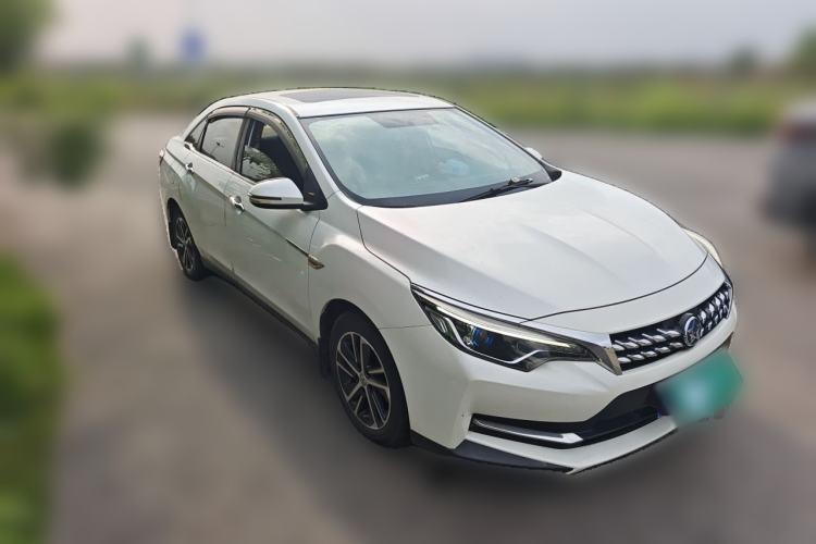 Used Venucia D60 2019 100 000 Glory 1.6L XL Manual Chenku Edition China VI Front Right 45 Deg