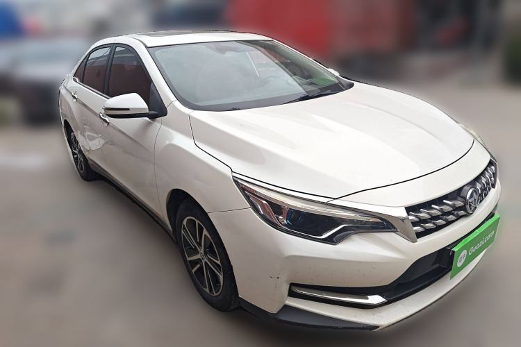 Used Venucia D60 2019 1.6L XL CVT Smart Connect Elite Edition Front Right 45 Deg