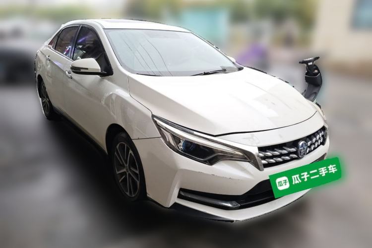 Used Venucia D60 2019 1.6L XL Manual SmartConnect Elite Edition Front Right 45 Deg