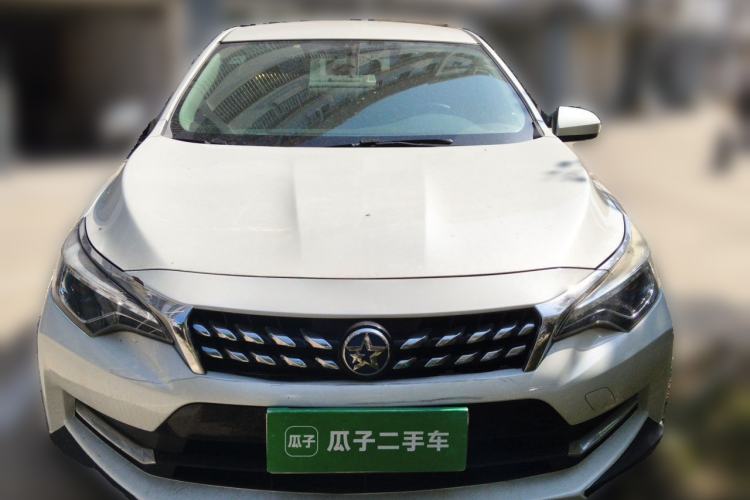 Used Venucia D60 2019 1.6L Entry Manual Fashion Edition Front
