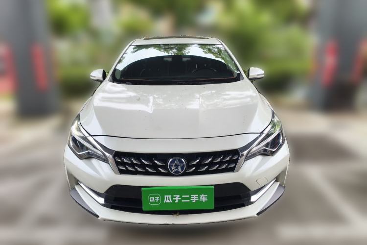 Used Venucia D60 2019 1.6L XL Manual SmartConnect Elite Edition Front