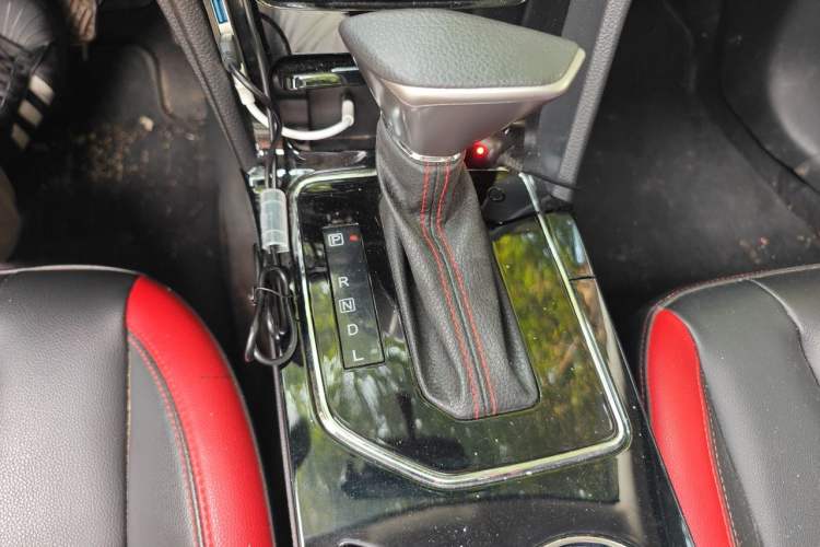 Used Venucia D60 2019 100 000 Honor 1.6L XL CVT Chenku Edition China VI Standard Gear Lever