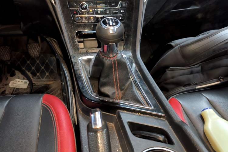 Used Venucia D60 2019 100 000 Glory 1.6L XL Manual Chenku Edition China VI Gear Lever