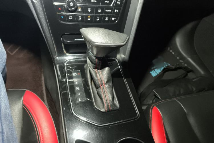 Used Venucia D60 2019 1.6L XL CVT Smart Connect Elite Edition Gear Lever