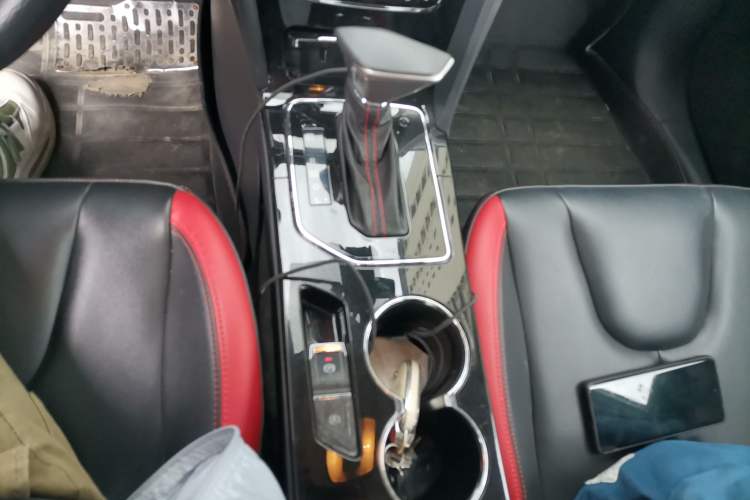 Used Venucia D60 2019 1.6L XL CVT Smart Connect Elite Edition Gear Lever