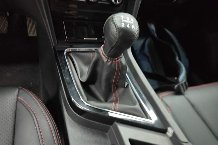 Used Venucia D60 2019 100 000 Glory 1.6L Entry Manual ChenShang Edition China VI Gear Lever