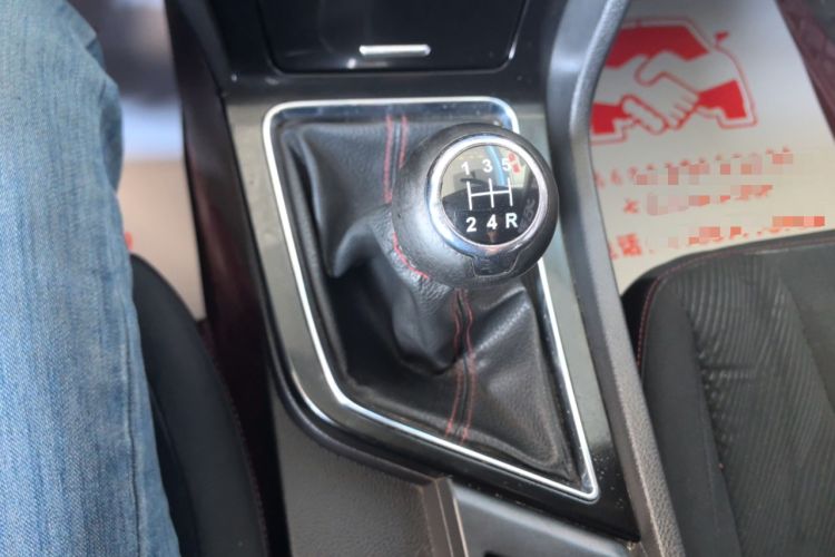 Used Venucia D60 2019 100 000 Glory 1.6L Entry Manual ChenShang Edition China VI Gear Lever