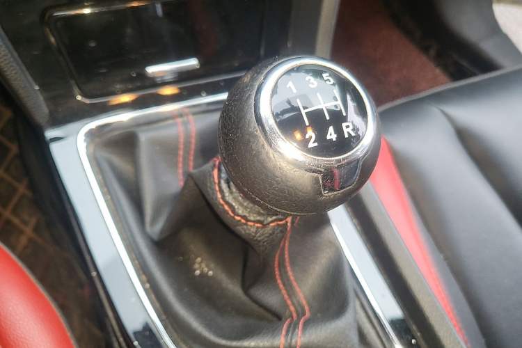 Used Venucia D60 2019 100 000 Glory 1.6L XL Manual Chenku Edition China VI Gear Lever