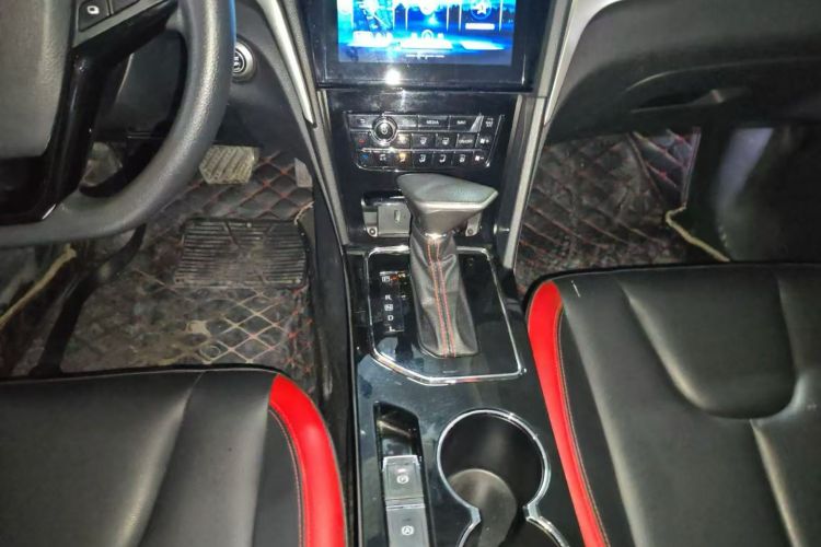 Used Venucia D60 2019 1.6L XL CVT Smart Connect Elite Edition Gear Lever