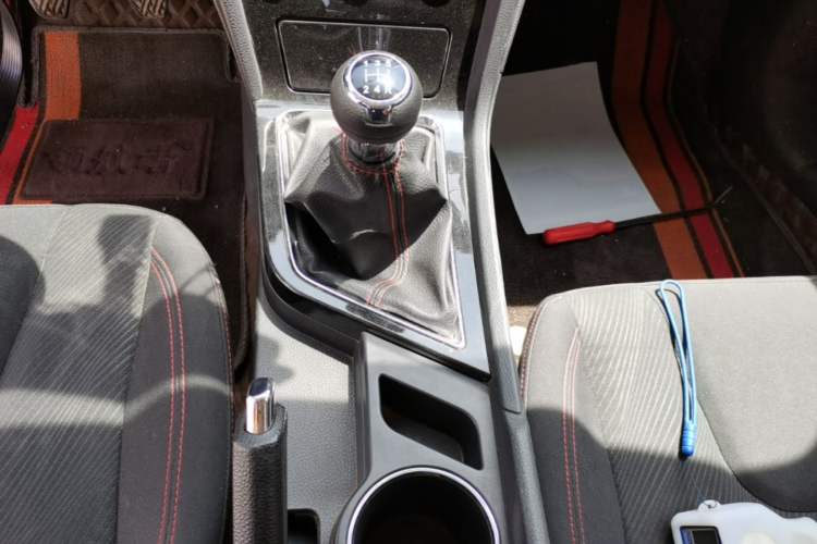 Used Venucia D60 2019 100 000 Glory 1.6L Entry Manual ChenShang Edition China VI Gear Lever