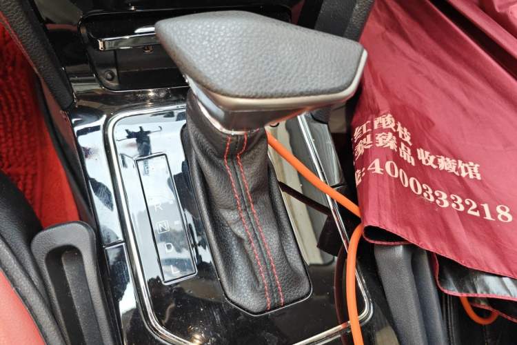 Used Venucia D60 2019 1.6L XL CVT SmartConnect Elite Edition (ISS) Gear Lever