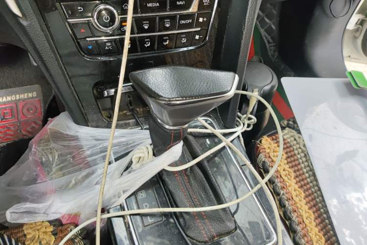 Used Venucia D60 2019 100 000 Honor 1.6L XL CVT Chenku Edition China VI Standard Gear Lever