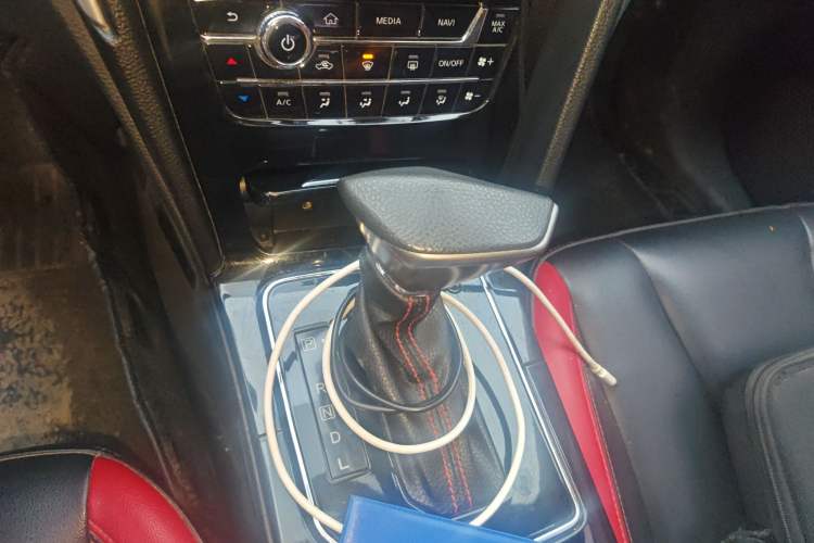 Used Venucia D60 2019 1.6L XL CVT Smart Connect Elite Edition Gear Lever