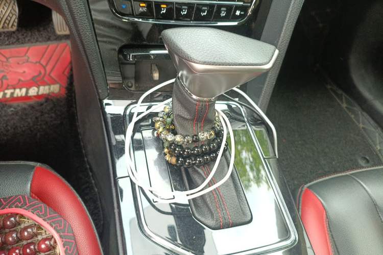 Used Venucia D60 2019 1.6L XL CVT Smart Connect Elite Edition Gear Lever
