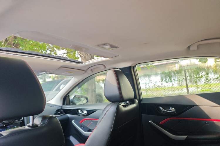 Used Venucia D60 2019 100 000 Honor 1.6L XL CVT Chenku Edition China VI Standard Headliner