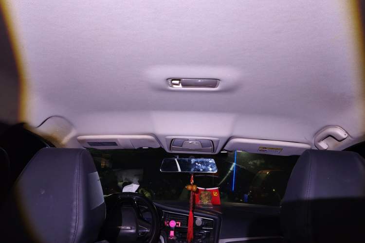 Used Venucia D60 2019 1.6L Entry Manual Fashion Edition Headliner