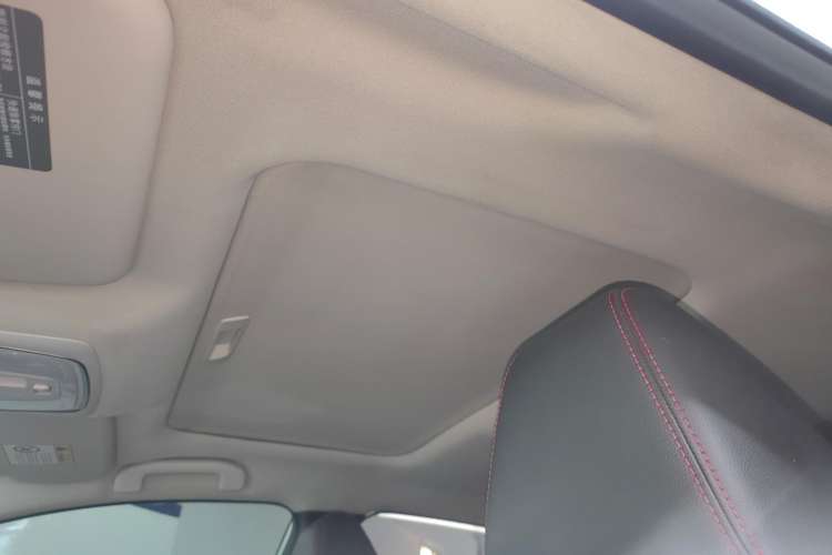 Used Venucia D60 2019 100 000 Honor 1.6L XL CVT Chenku Edition China VI Standard Headliner