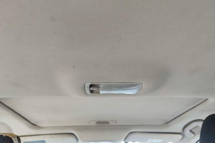 Used Venucia D60 2019 100 000 Honor 1.6L XL CVT Chenku Edition China VI Standard Headliner