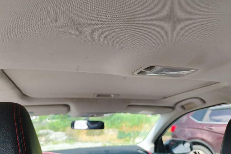 Used Venucia D60 2019 100 000 Honor 1.6L XL CVT Chenku Edition China VI Standard Headliner