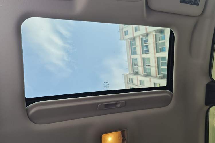 Used Venucia D60 2019 100 000 Honor 1.6L XL CVT Chenku Edition China VI Standard Headliner