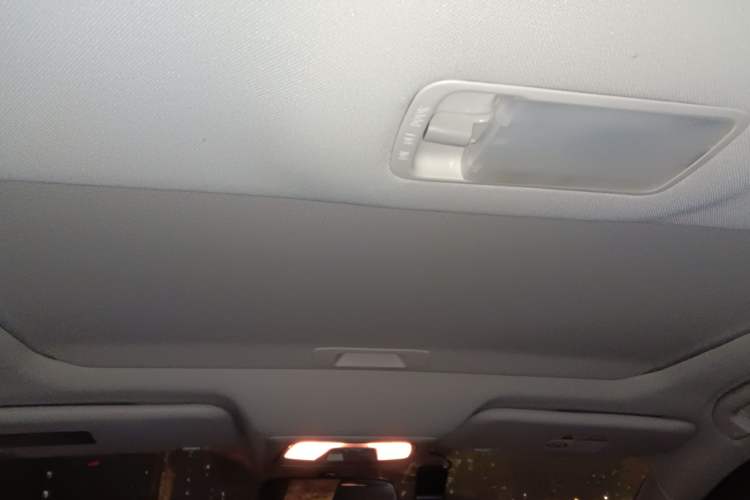 Used Venucia D60 2019 100 000 Honor 1.6L XL CVT Chenku Edition China VI Standard Headliner