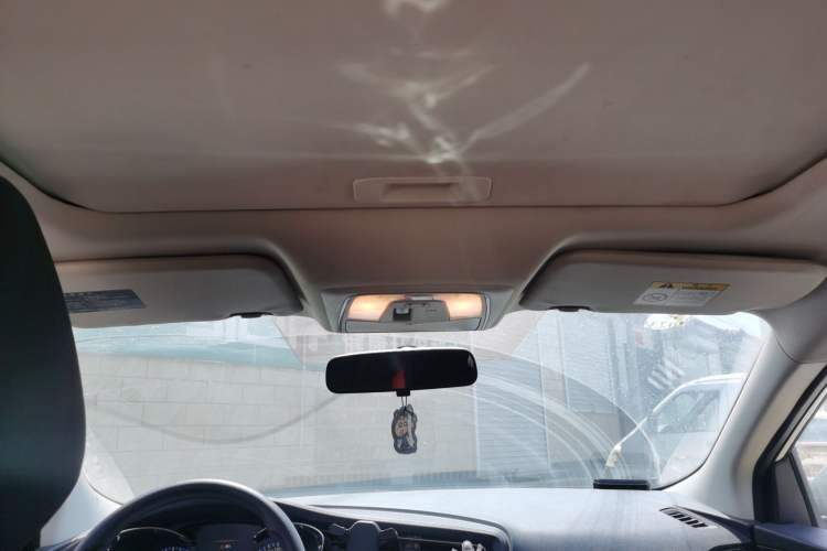 Used Venucia D60 2019 100 000 Glory 1.6L XL Manual Chenku Edition China VI Headliner